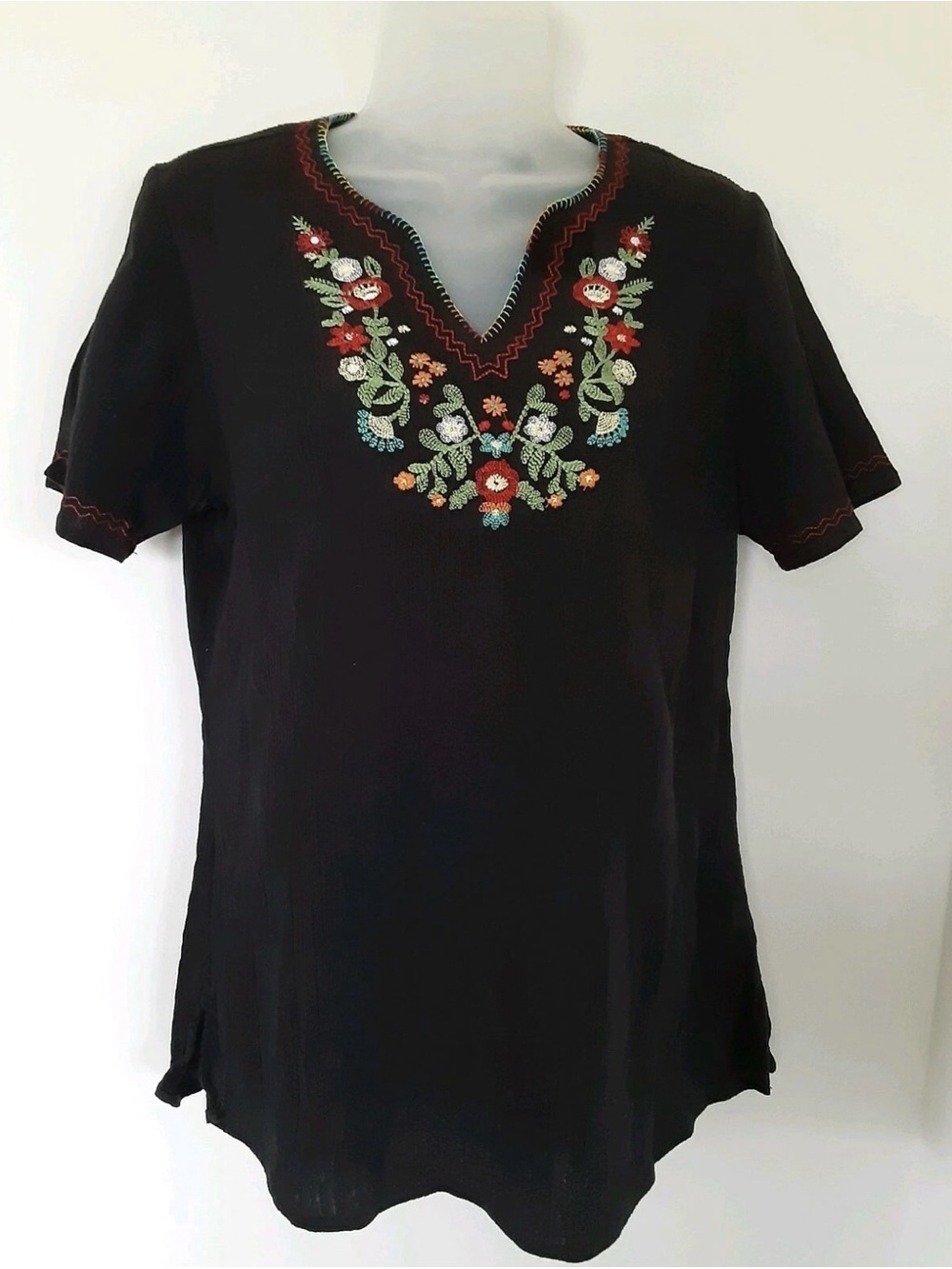 DENIM & CO size L Top Black Crepe Cotton Floral Embroidered V-Neck Hippie Vibe